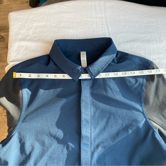 Lululemon Athletica Men’s Small 2-tone Black x Navy Shirt Jacket - Picture 5 of 9